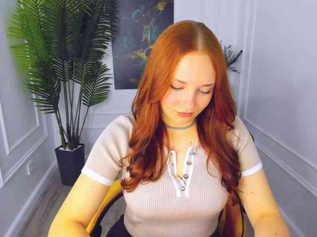 TinaGeroll webcam