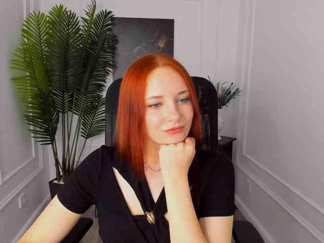 TinaGeroll webcam