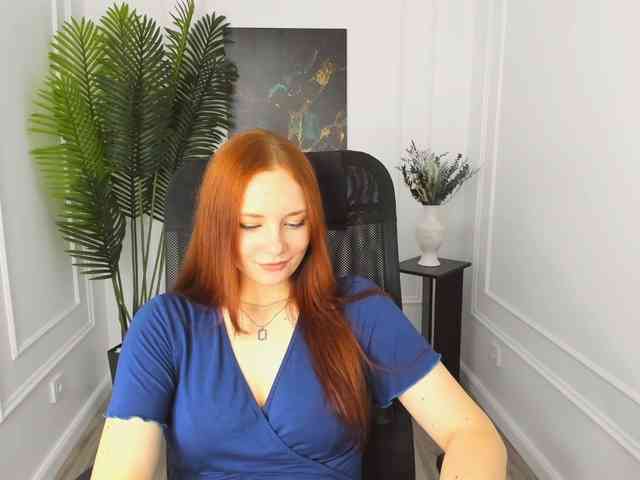 TinaGeroll webcam