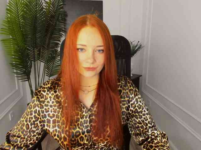 TinaGeroll webcam
