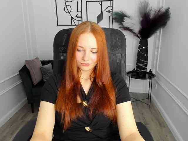 TinaGeroll webcam