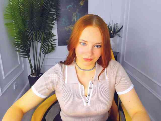 TinaGeroll webcam