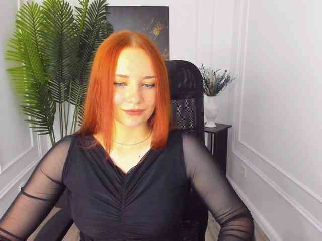 TinaGeroll webcam