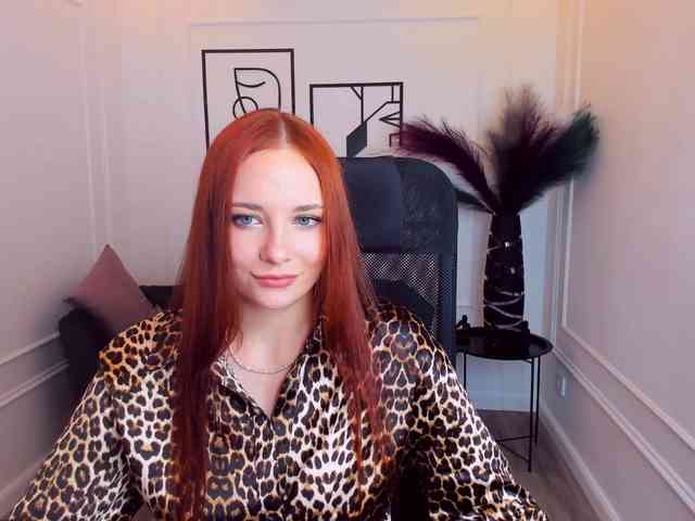 TinaGeroll webcam