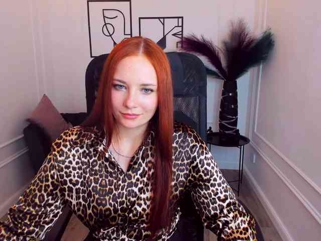 TinaGeroll webcam