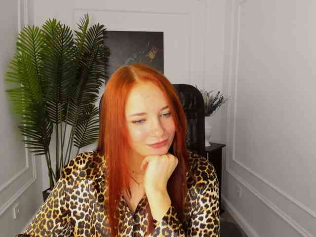 TinaGeroll webcam