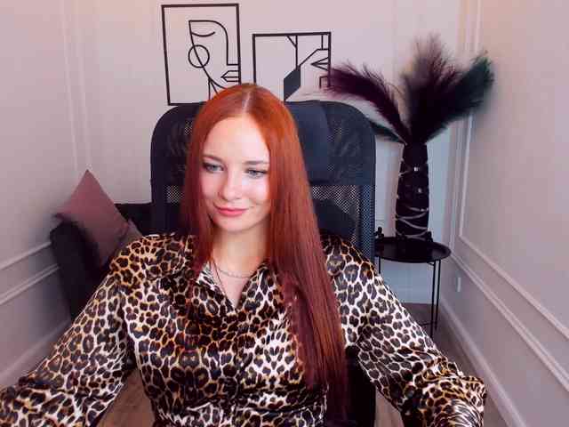 TinaGeroll webcam