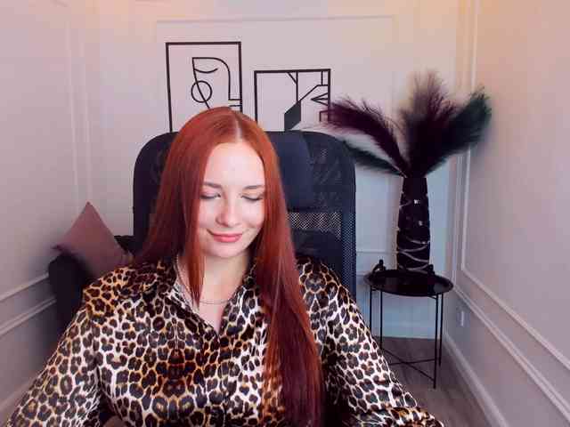 TinaGeroll webcam