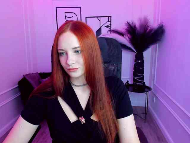TinaGeroll webcam
