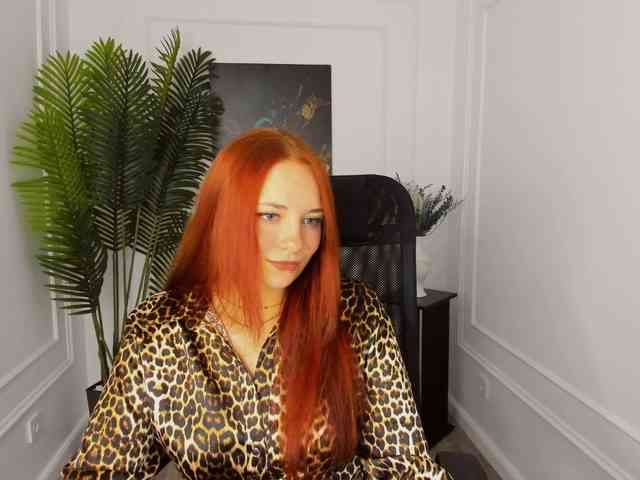 TinaGeroll webcam
