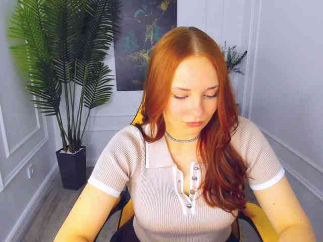TinaGeroll webcam