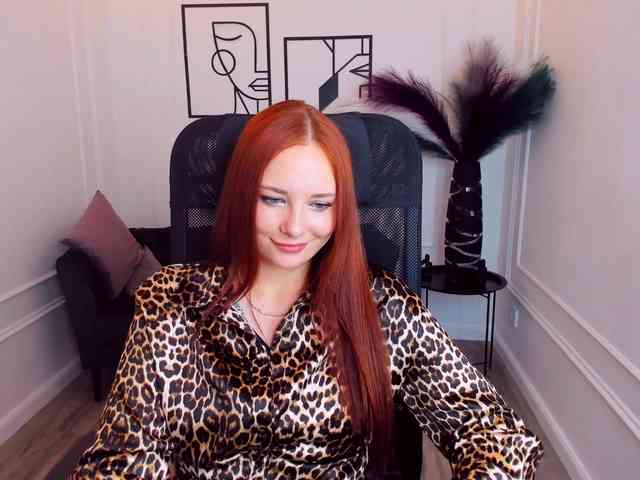 TinaGeroll webcam