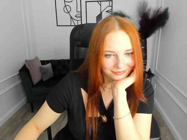 TinaGeroll webcam