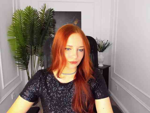 TinaGeroll webcam