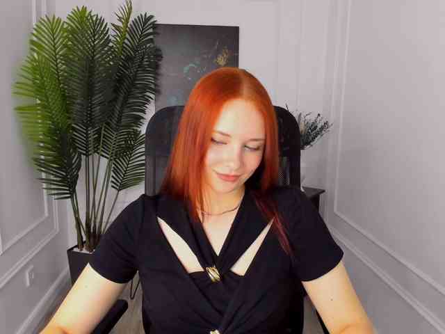 TinaGeroll webcam