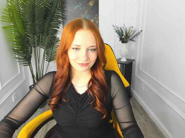 TinaGeroll webcam