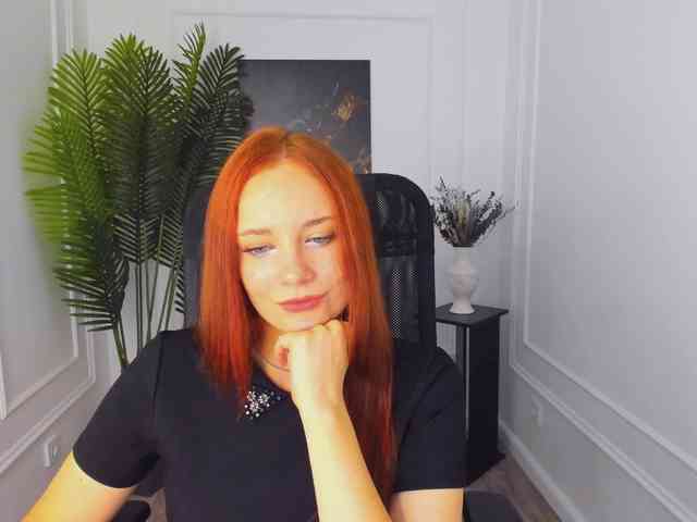 TinaGeroll webcam