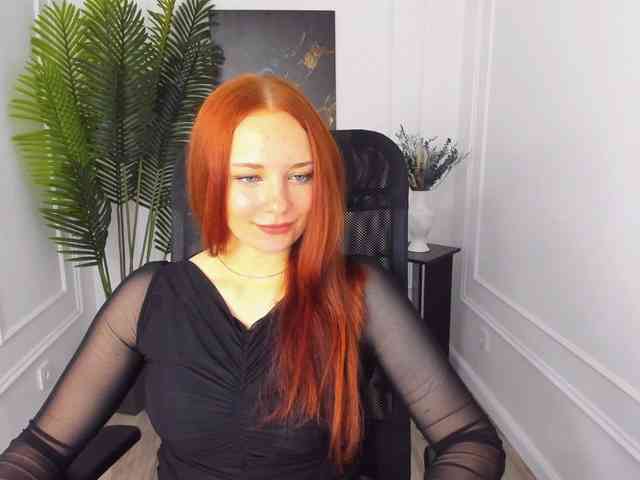 TinaGeroll webcam
