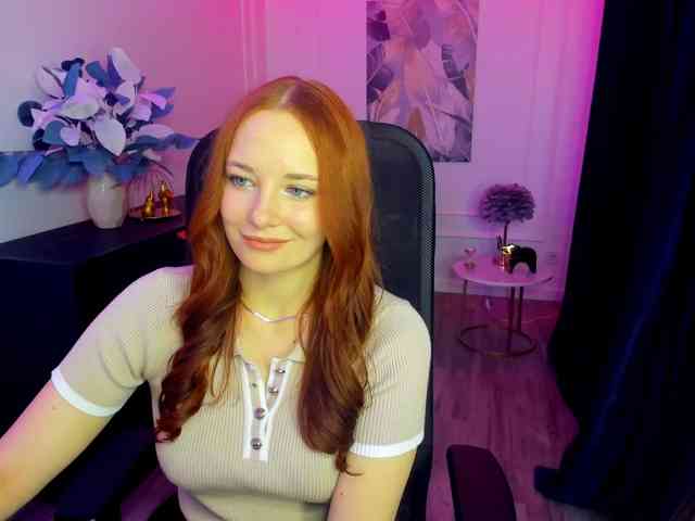 TinaGeroll webcam