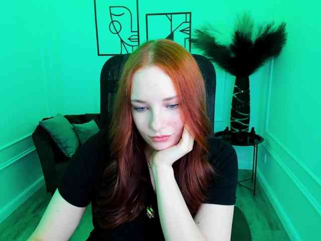 TinaGeroll webcam