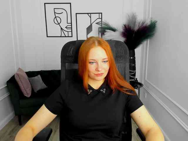 TinaGeroll webcam