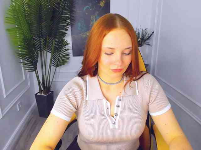 TinaGeroll webcam