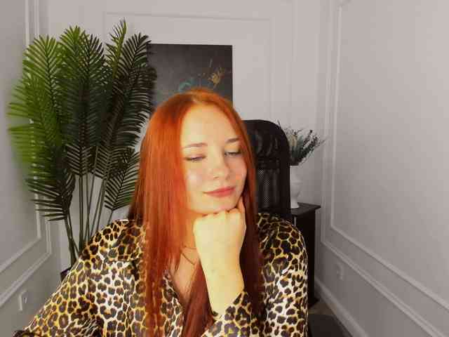 TinaGeroll webcam