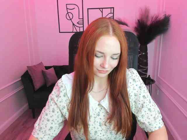 TinaGeroll webcam