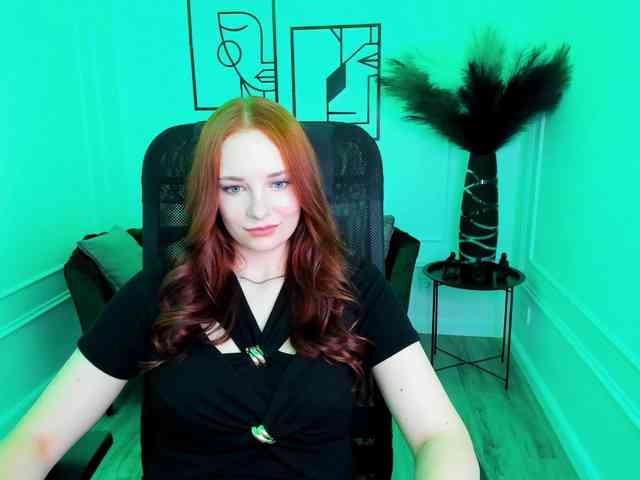 TinaGeroll webcam