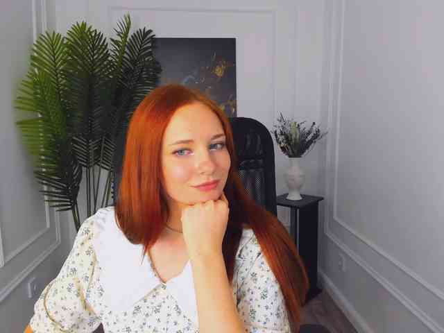 TinaGeroll webcam