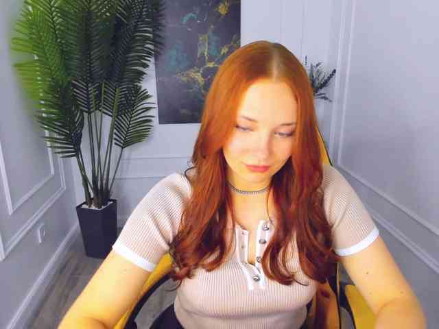 TinaGeroll webcam