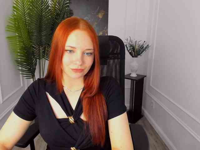 TinaGeroll webcam