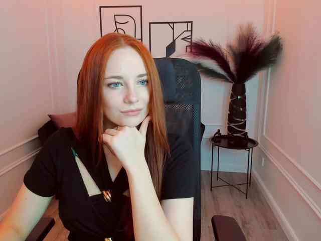 TinaGeroll webcam