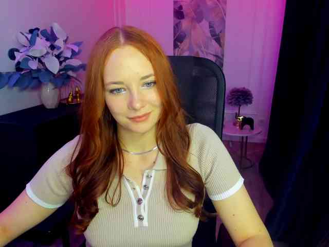 TinaGeroll webcam