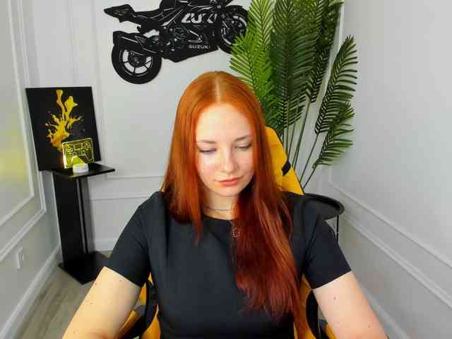 TinaGeroll webcam
