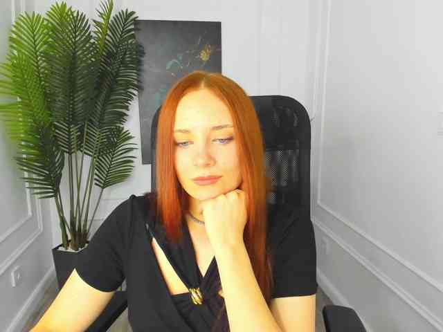 TinaGeroll webcam