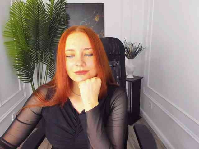 TinaGeroll webcam