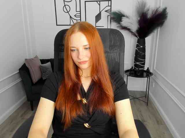 TinaGeroll webcam