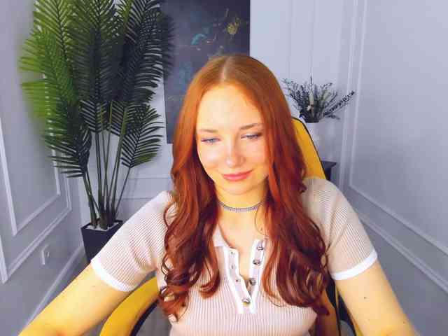 TinaGeroll webcam