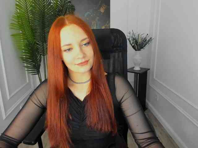 TinaGeroll webcam
