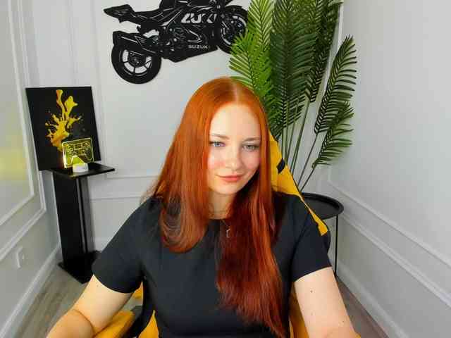 TinaGeroll webcam