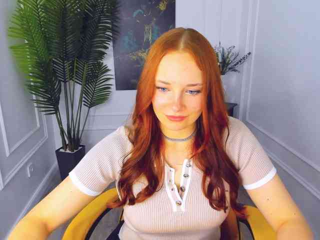 TinaGeroll webcam