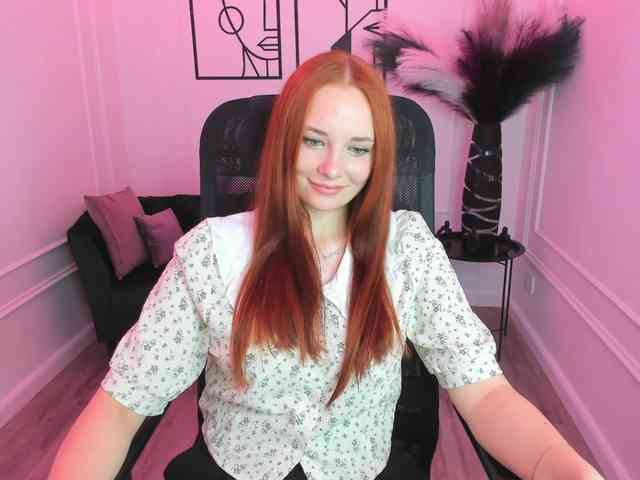 TinaGeroll webcam