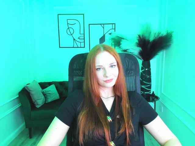 TinaGeroll webcam