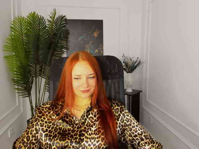 TinaGeroll webcam