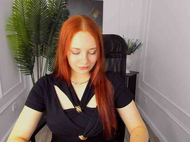 TinaGeroll webcam