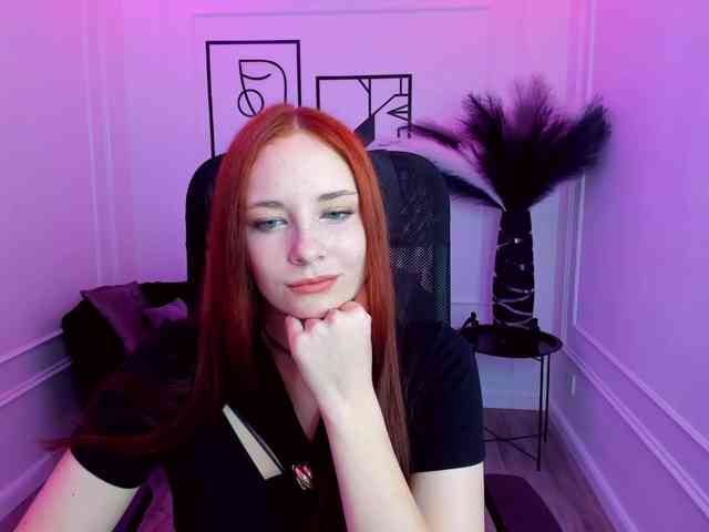 TinaGeroll webcam