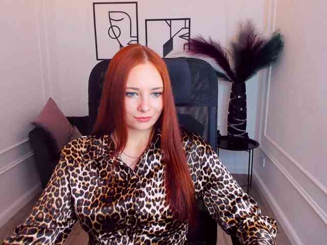 TinaGeroll webcam