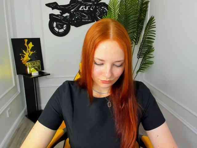 TinaGeroll webcam