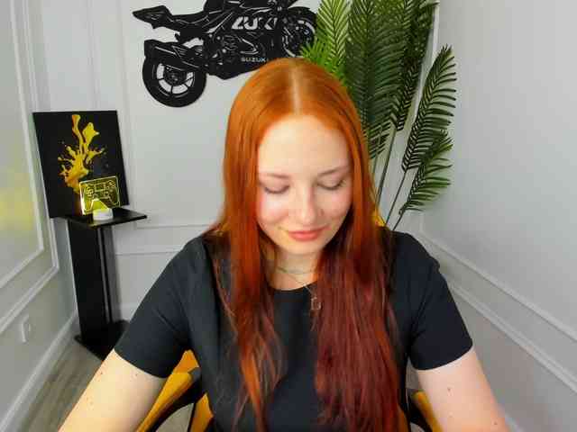 TinaGeroll webcam